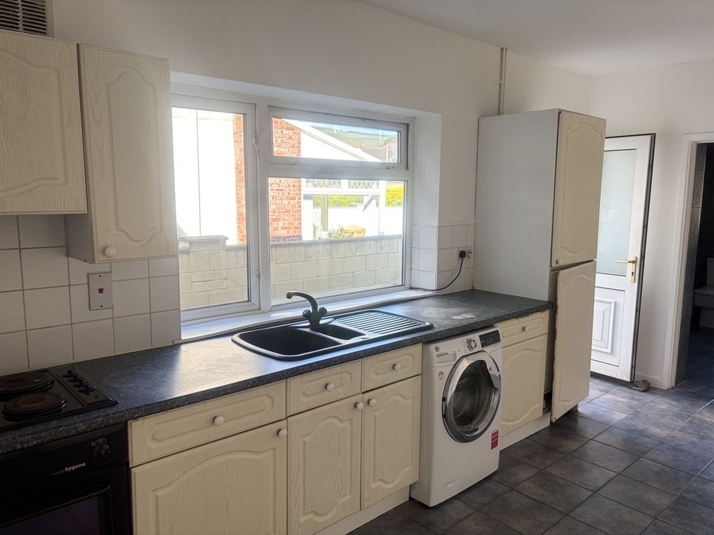 Property photo 3 of 11 Not Specified