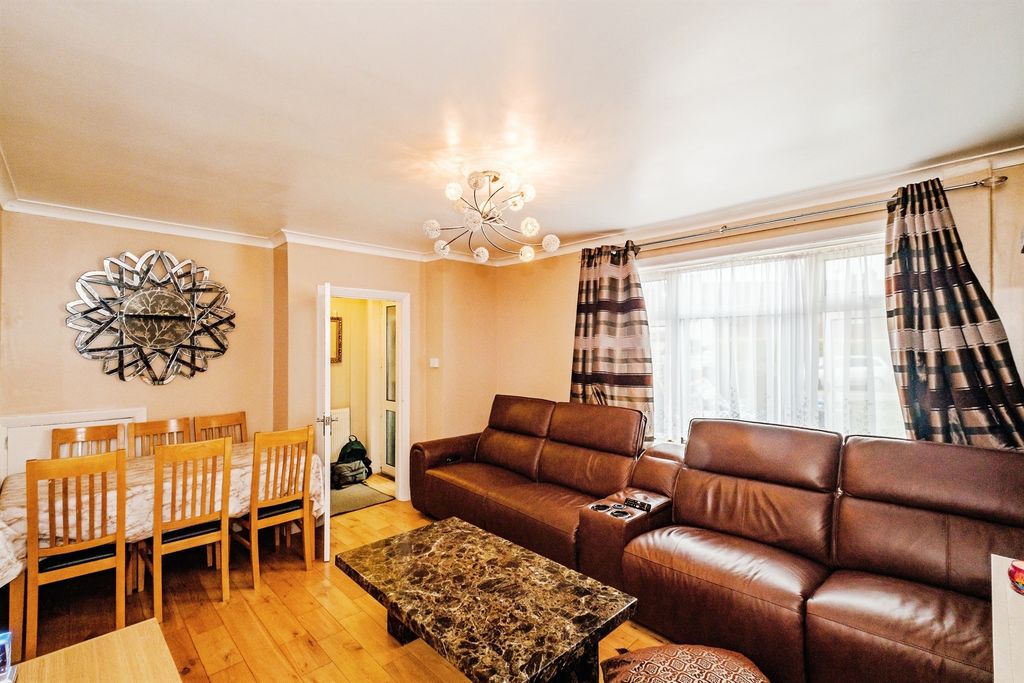 Property photo 2 of 15