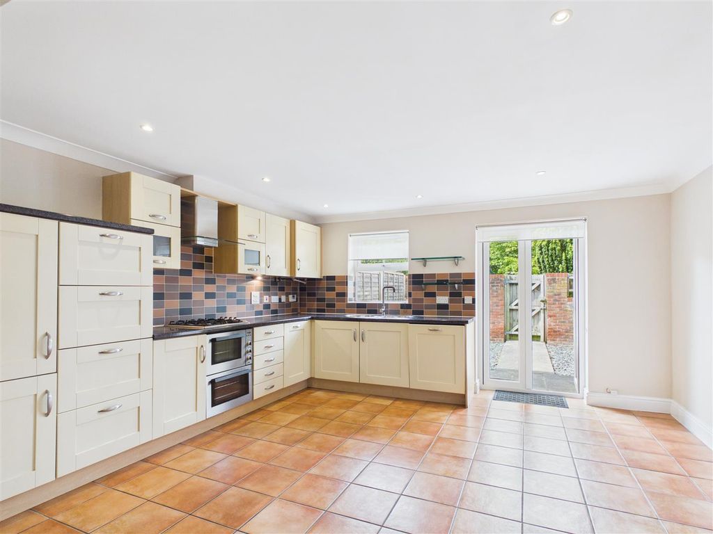 Property photo 2 of 15 Kitchen