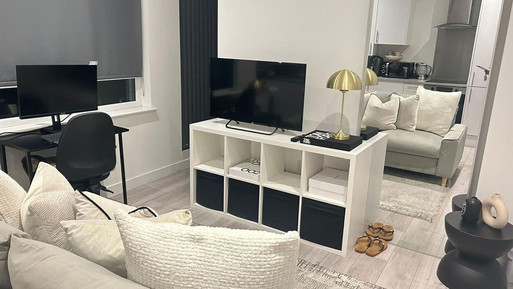 Property photo 1 of 5