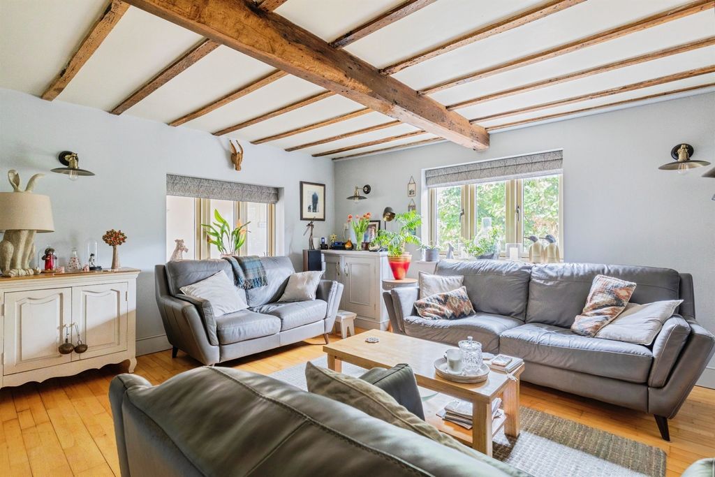 Property photo 2 of 20