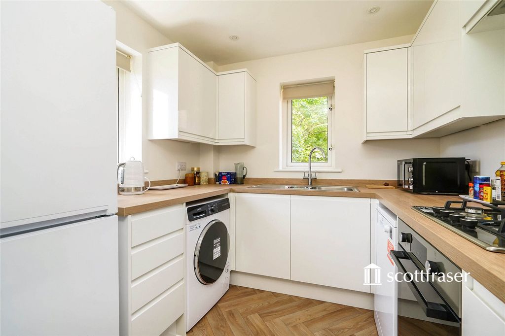 Property photo 2 of 14 Picture No. 27
