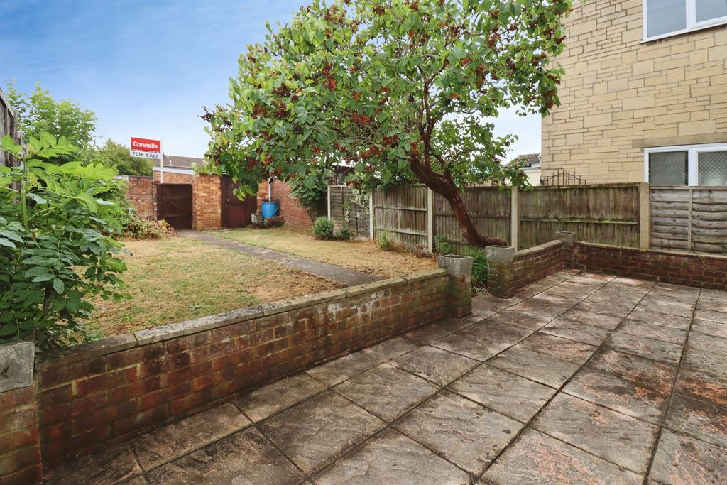 Property photo 3 of 12