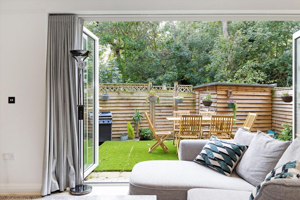 Property photo 2 of 11 Image