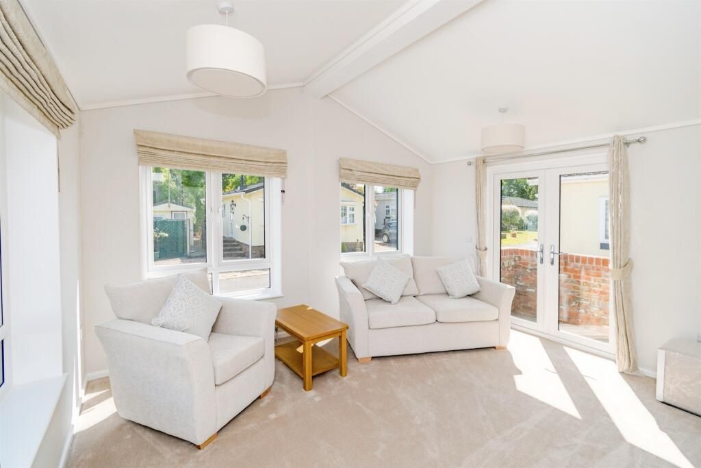 Property photo 1 of 17 Image