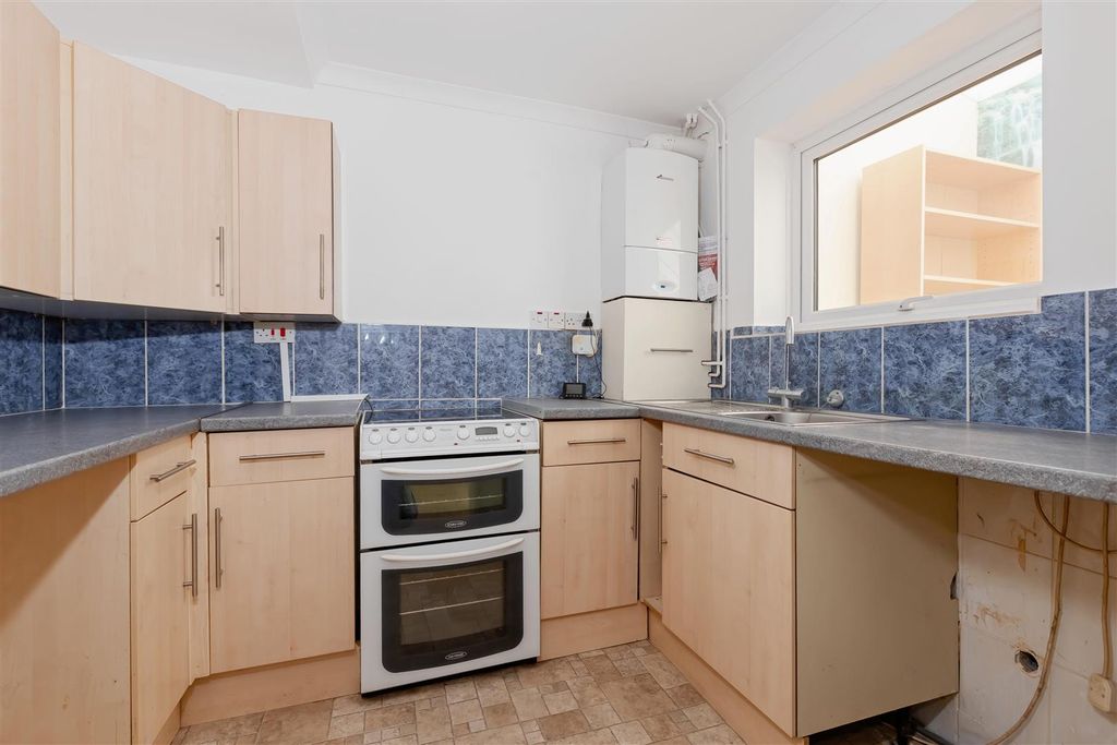 Property photo 2 of 15 Coleridge New_6.Jpg