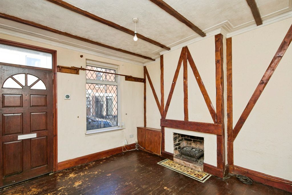 Property photo 2 of 12