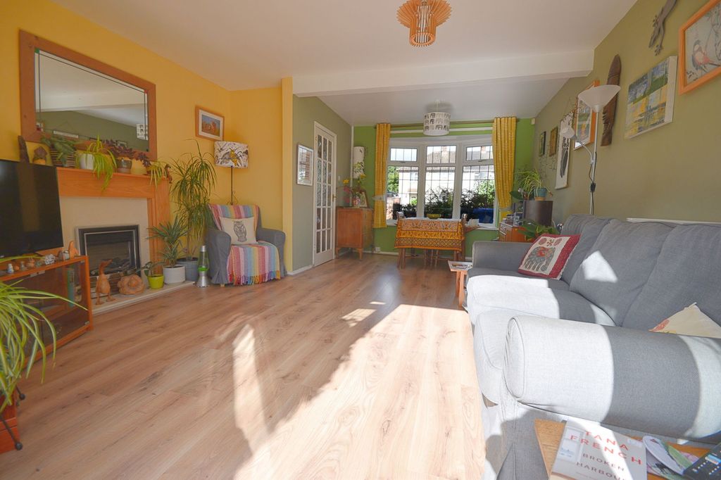 Property photo 3 of 17