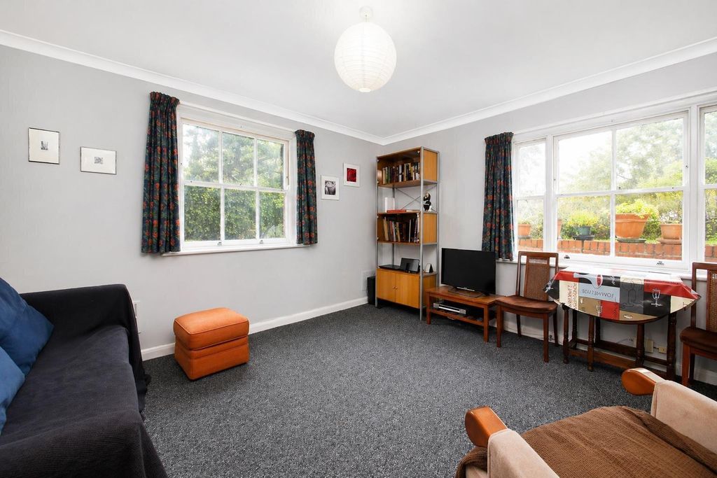 Property photo 3 of 5