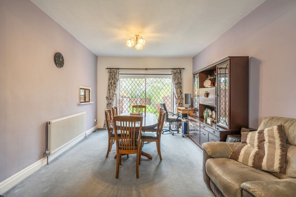 Property photo 3 of 20 1446306-3-69E2402...