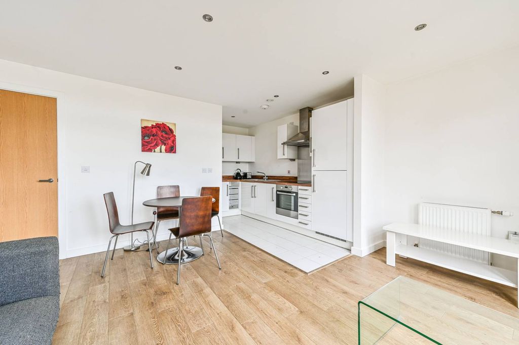 Property photo 1 of 8