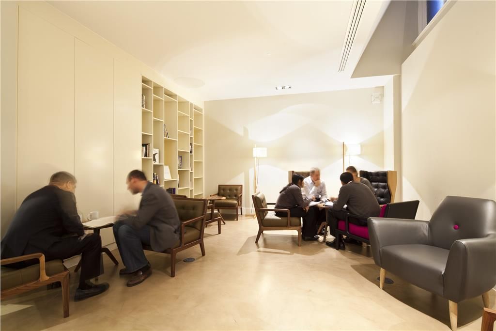 Property photo 3 of 8 Serviced Office To Rent In Throgmorton Street, Ban