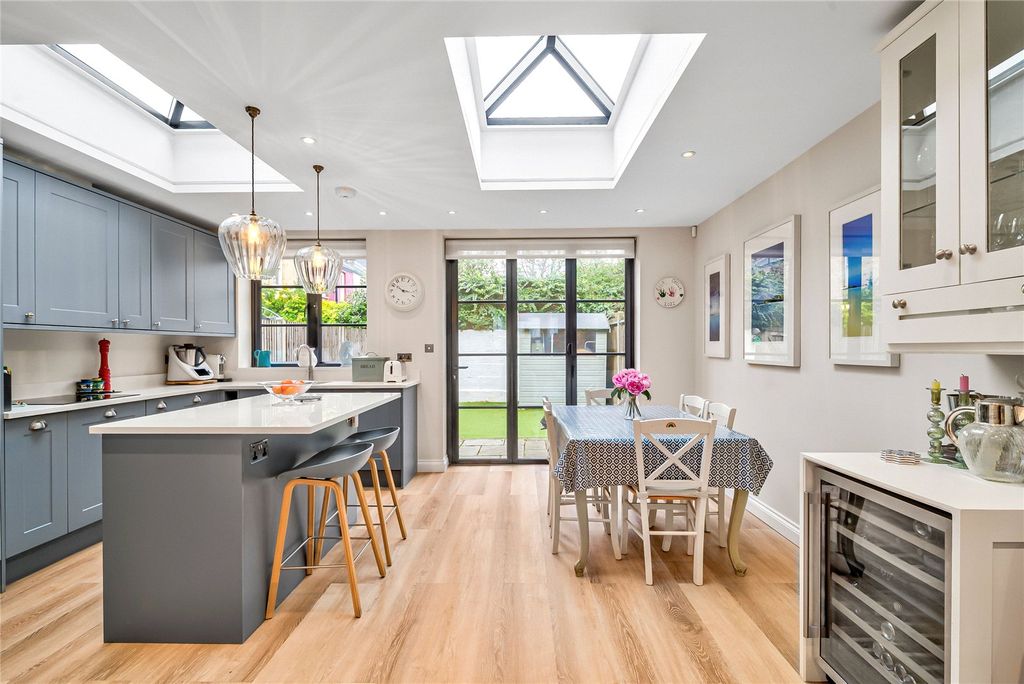 Property photo 1 of 16 Picture No. 05