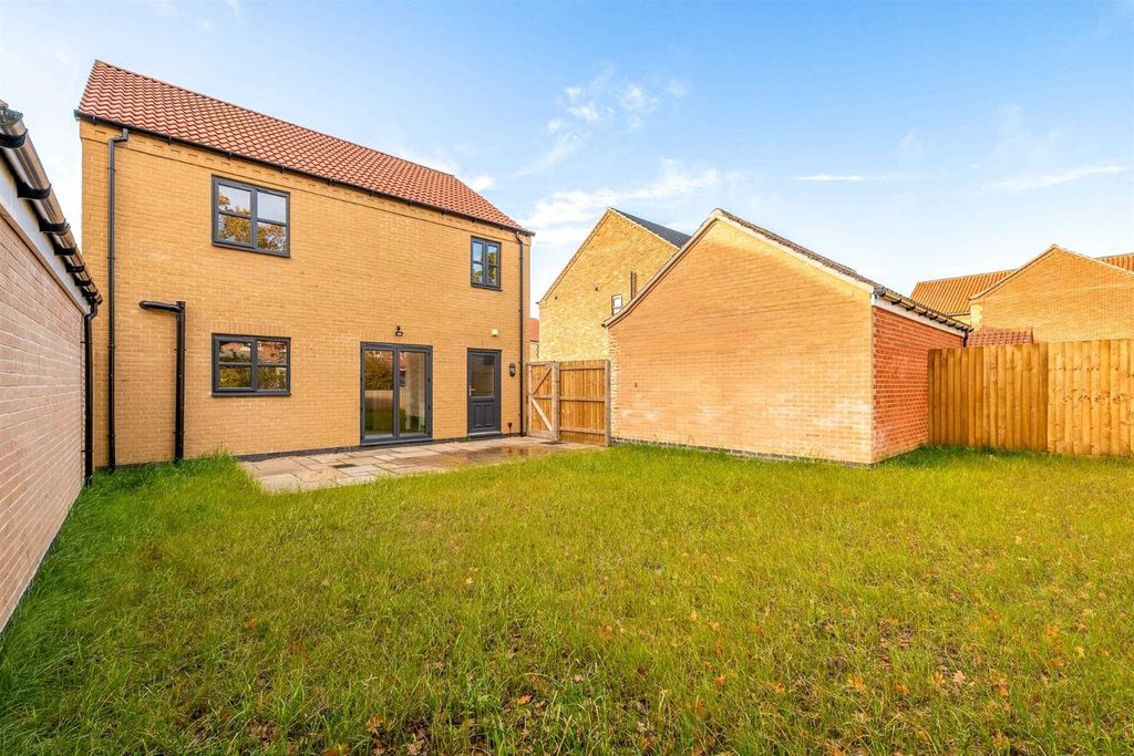 Property photo 2 of 22 4131922