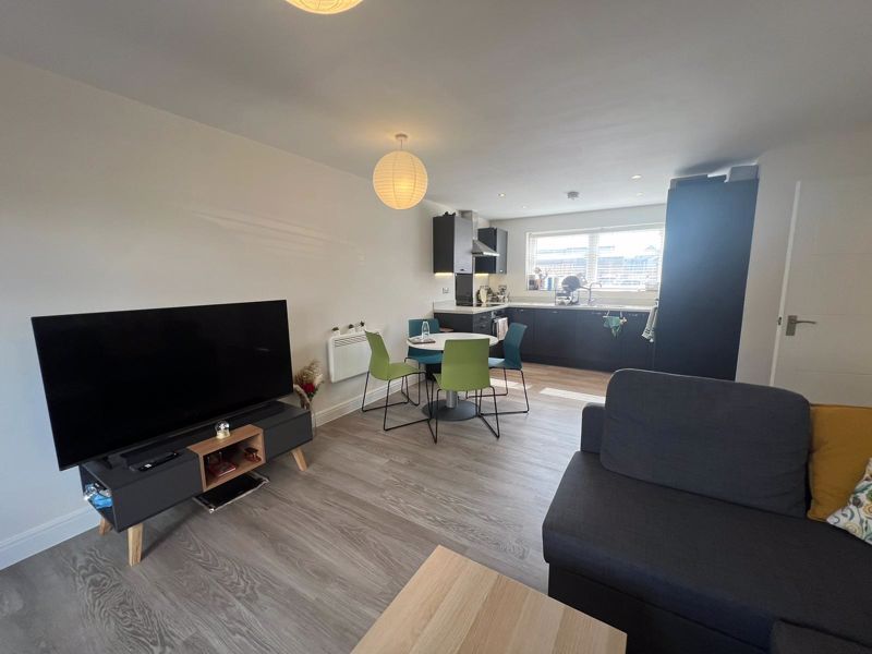 Property photo 3 of 18 Photo 21