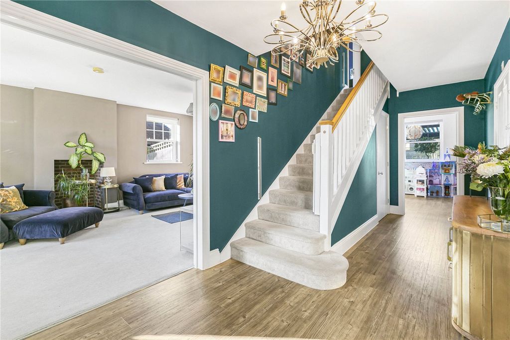 Property photo 2 of 24 Picture No. 11