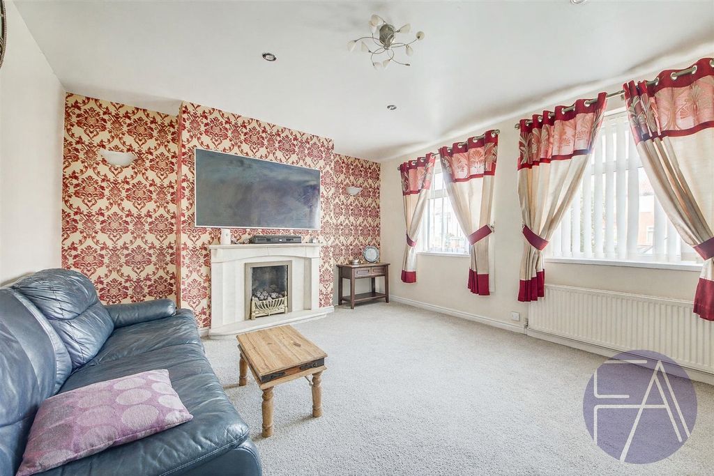 Property photo 2 of 13 5021191