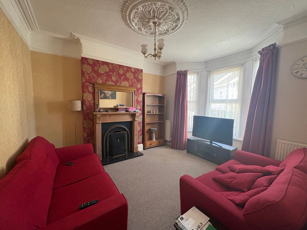 Property photo 2 of 7