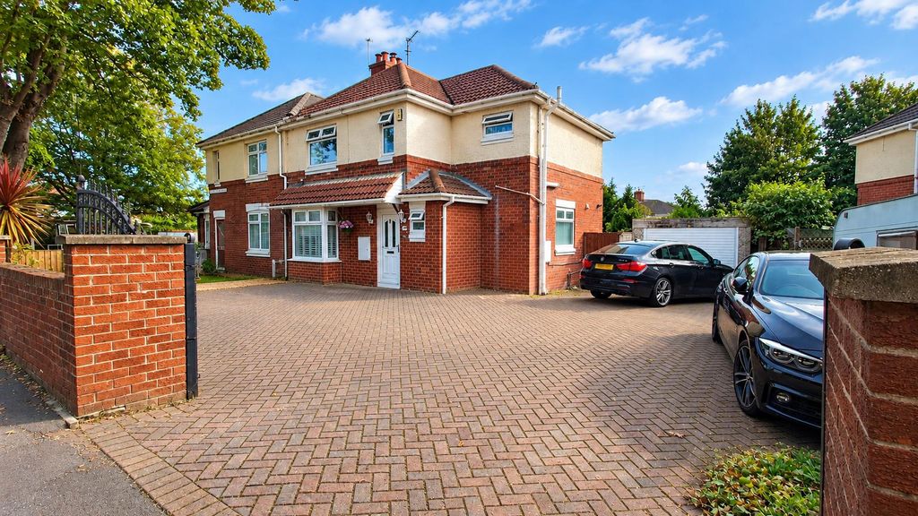 Property photo 1 of 1 Front