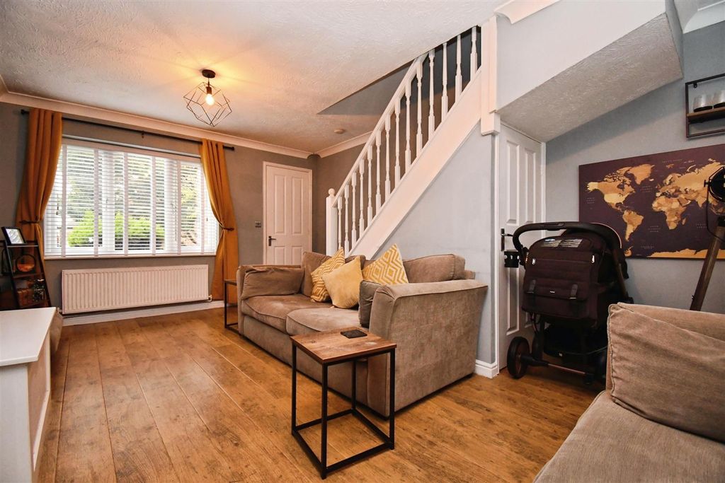 Property photo 2 of 13 Lounge