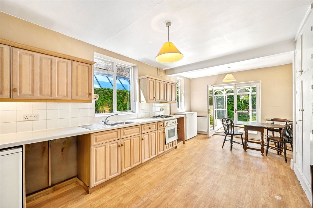 Property photo 3 of 17 Kitchen