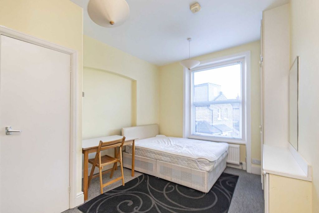 Property photo 2 of 3