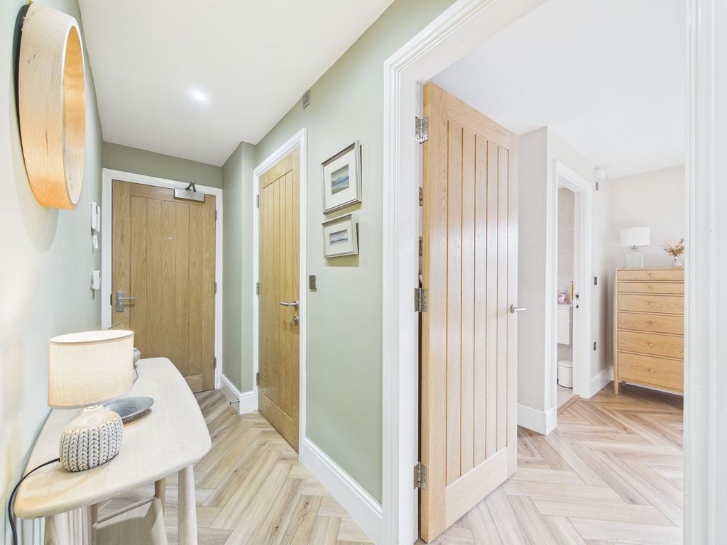 Property photo 2 of 24