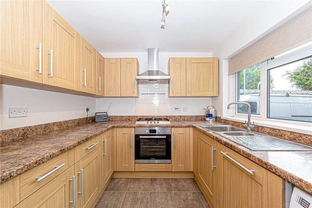 Property photo 3 of 14 Kitchen