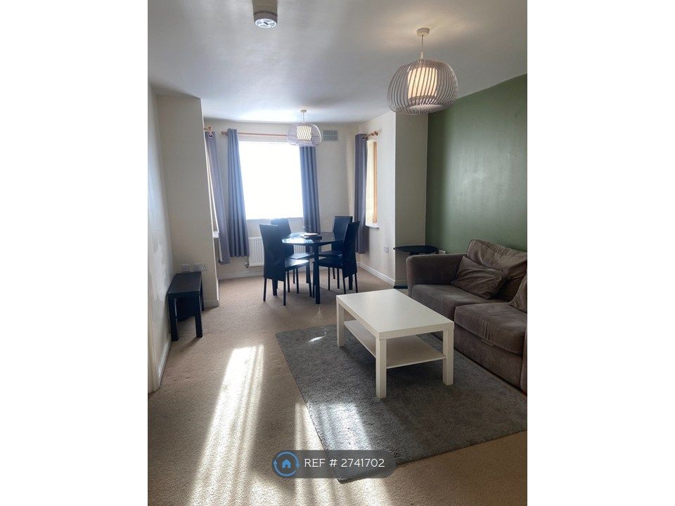 Property photo 2 of 11 Lounge