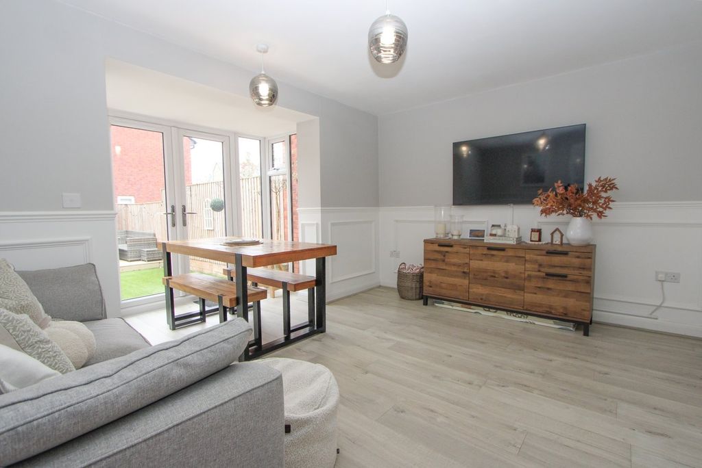 Property photo 2 of 30