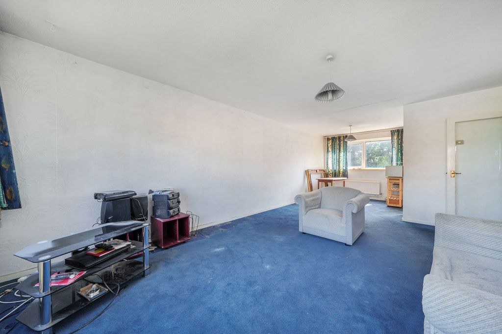 Property photo 3 of 8