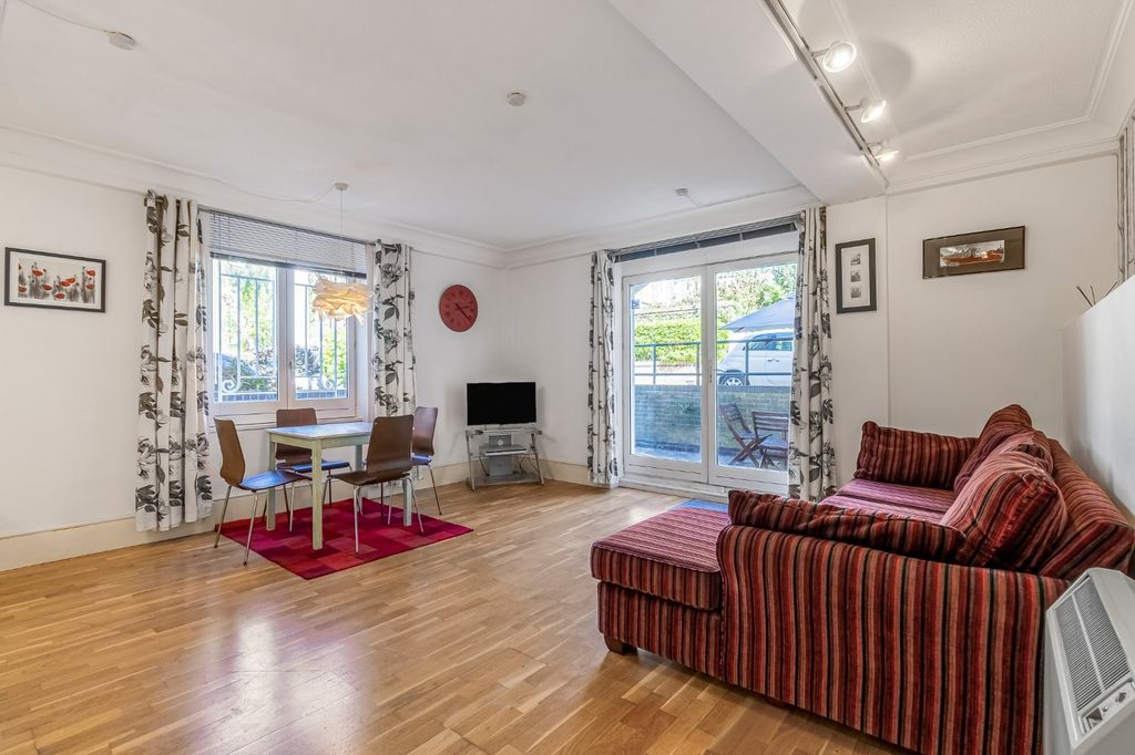 Property photo 2 of 19 Picture No. 15