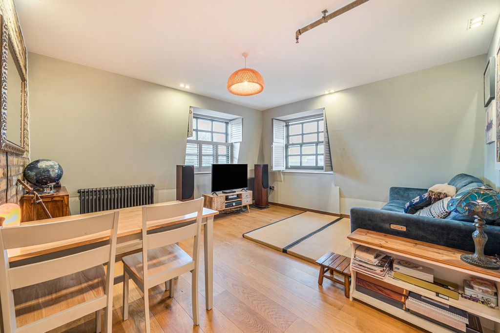 Property photo 1 of 28 1365599-18-68F621...