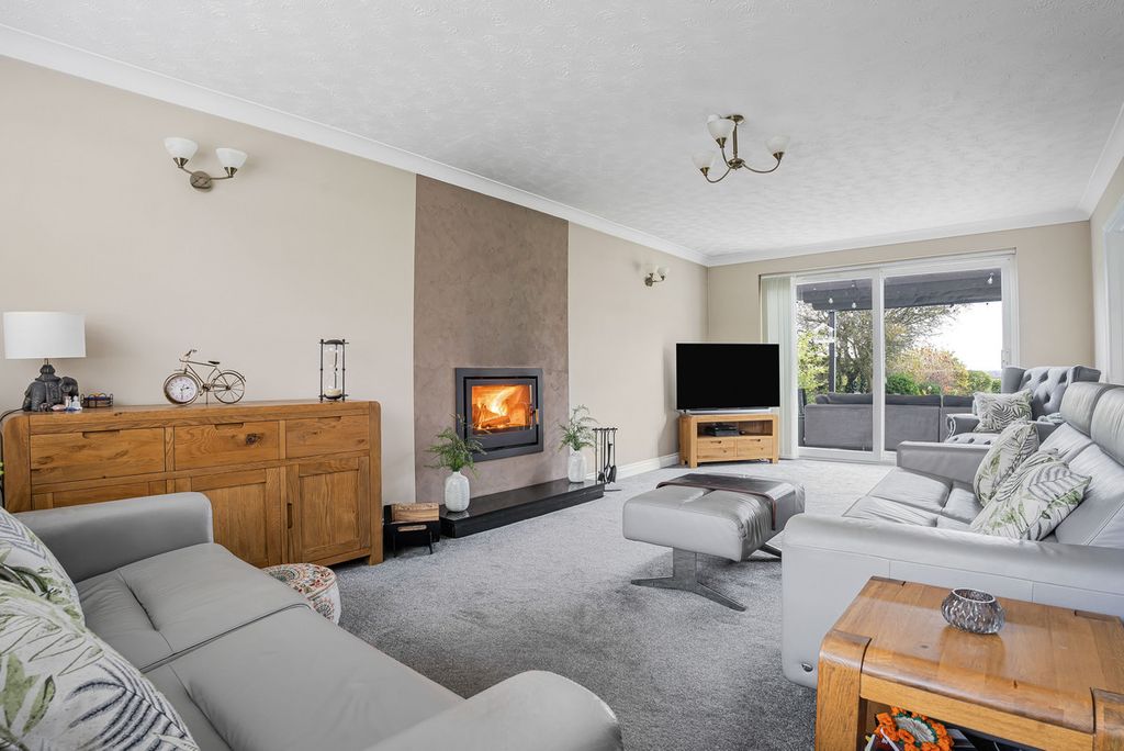 Property photo 2 of 46