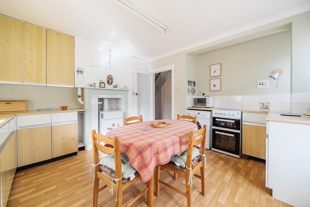 Property photo 2 of 34 Picture No. 50