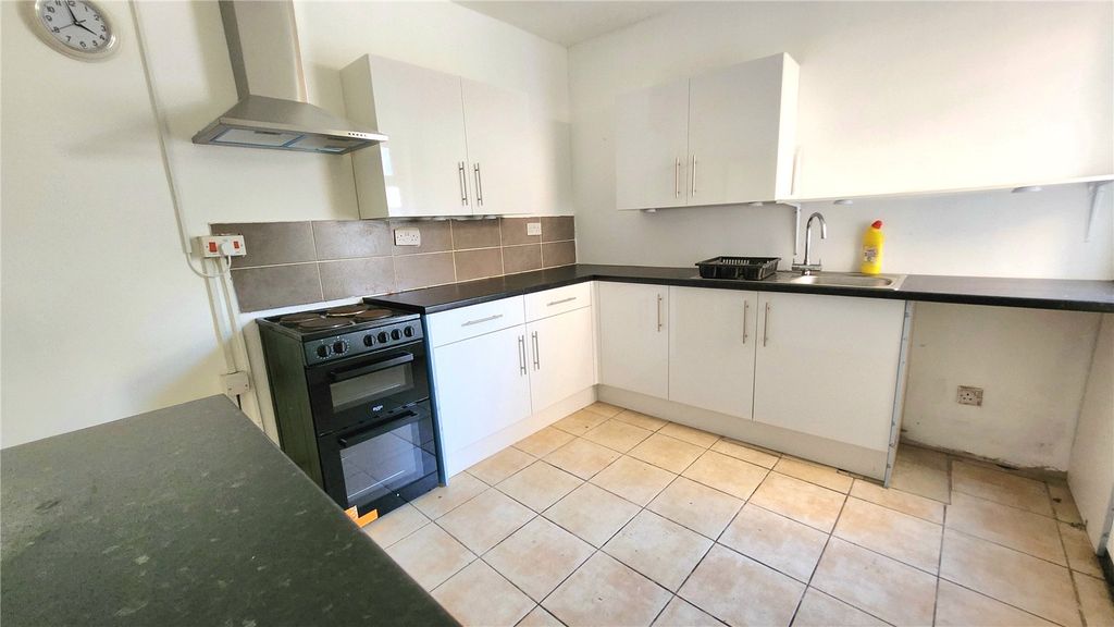 Property photo 3 of 12 Picture No. 23