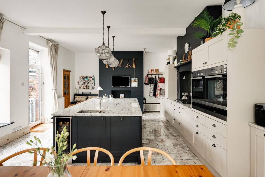 Property photo 1 of 37 6.Jpg