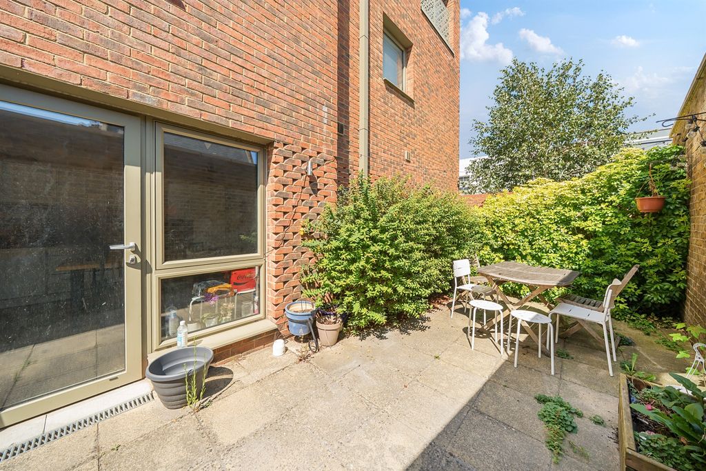 Property photo 3 of 14