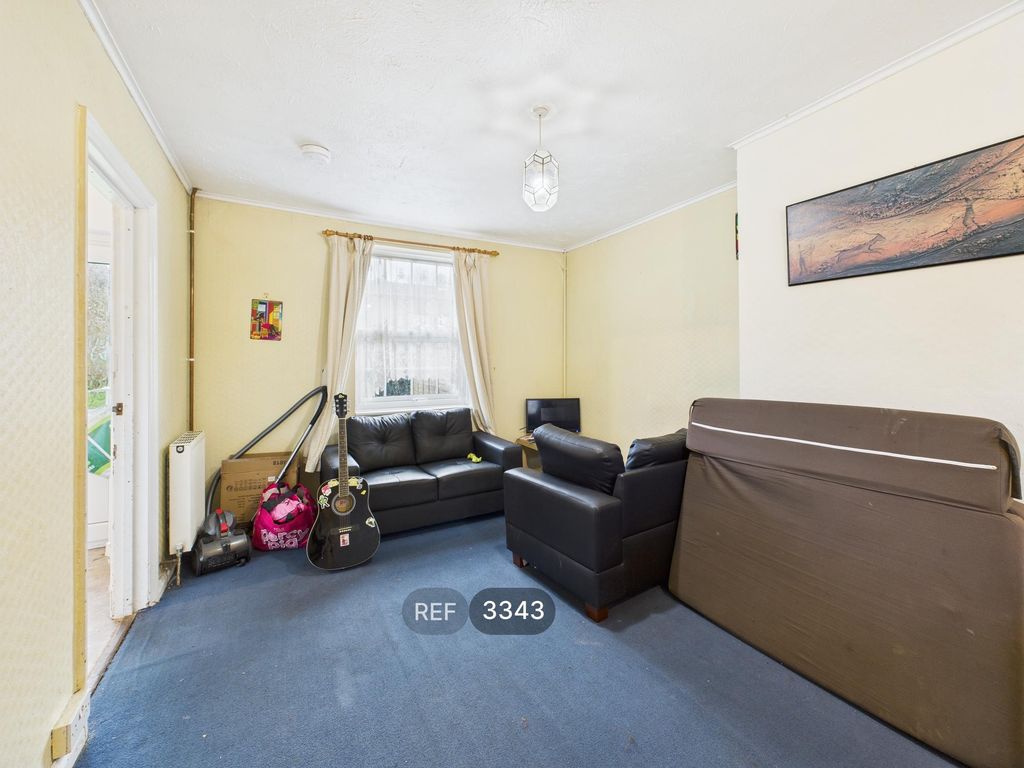 Property photo 2 of 18 Living Room