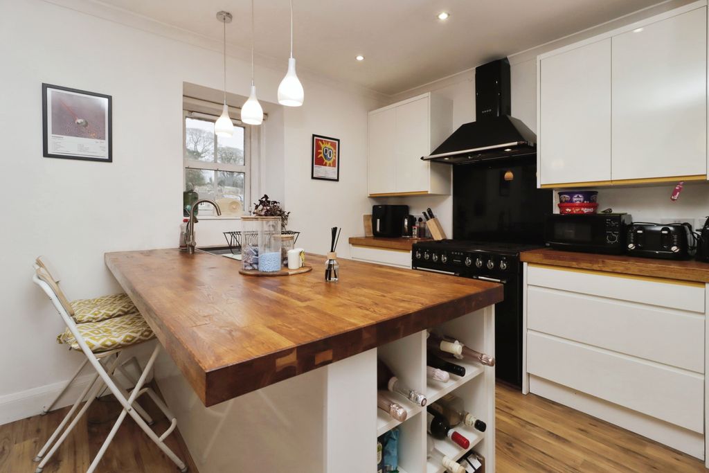 Property photo 1 of 15 Kitchen