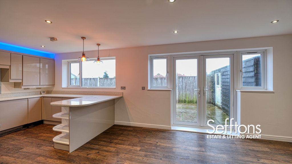 Property photo 2 of 24 Dscf4090_22