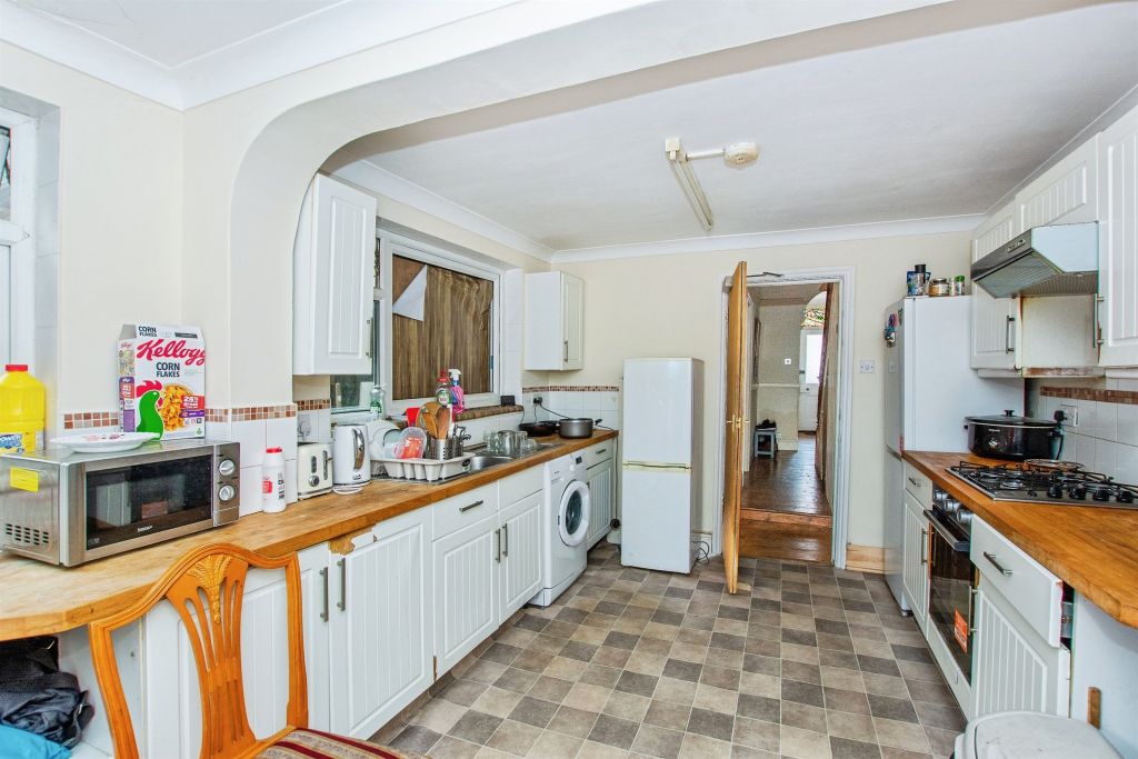 Property photo 2 of 20