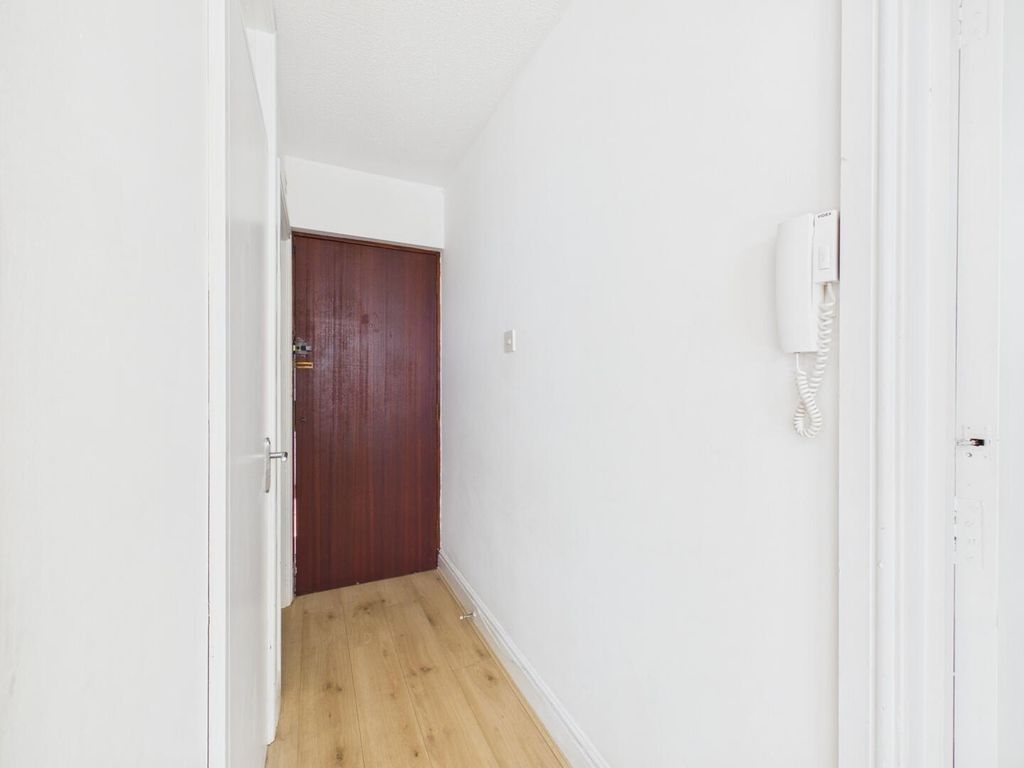 Property photo 2 of 15 Hallway