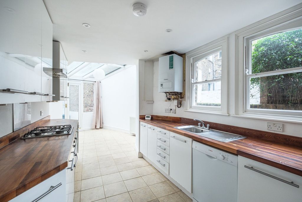 Property photo 3 of 29