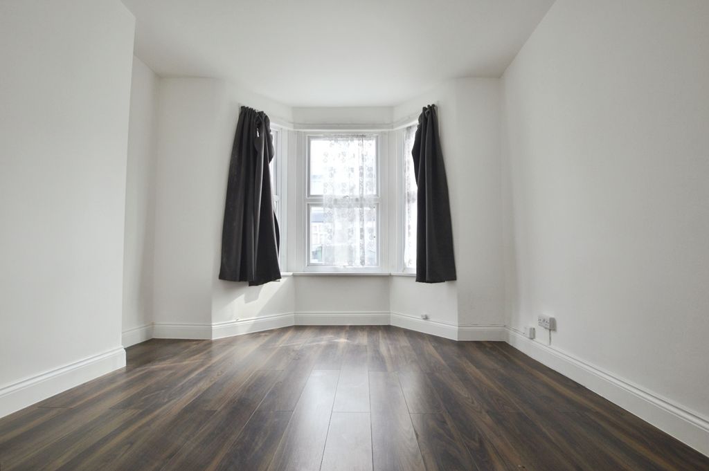 Property photo 2 of 18 Pbox-Img.Jpg