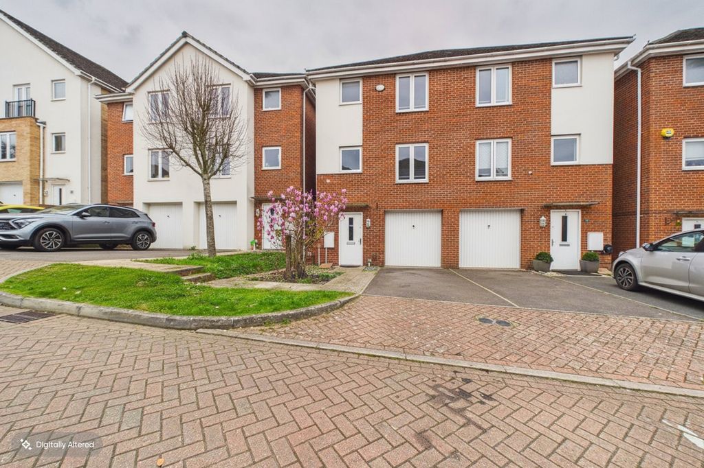 Property photo 1 of 11 Picture No. 23