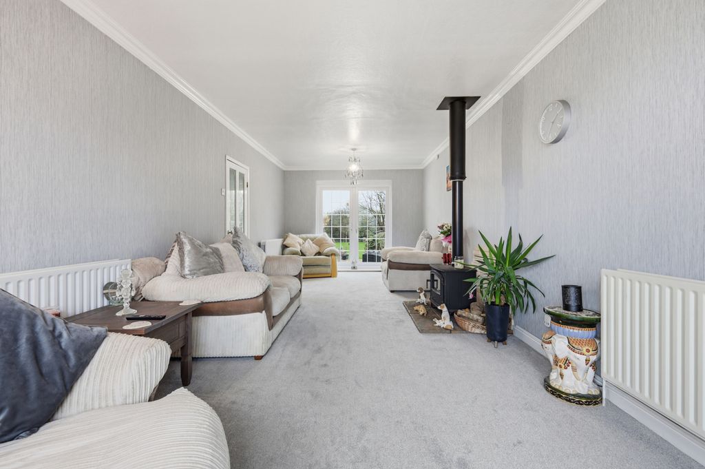 Property photo 3 of 17 Picture No. 10