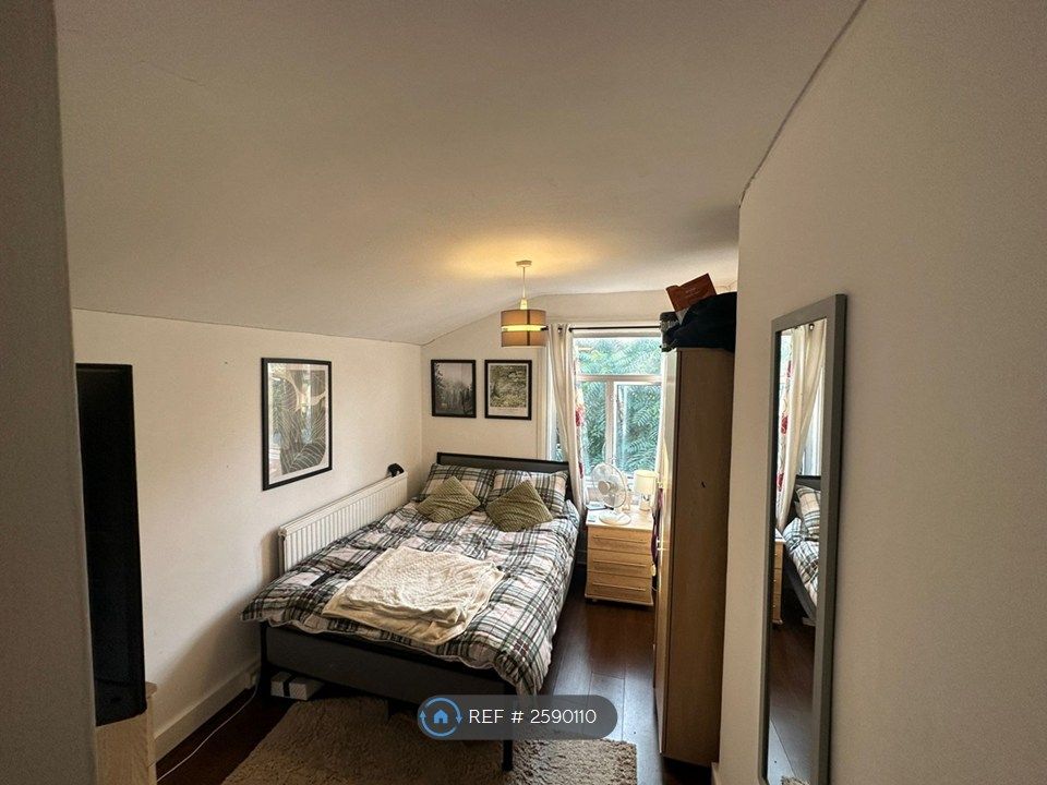 Property photo 2 of 10 Bedroom 2
