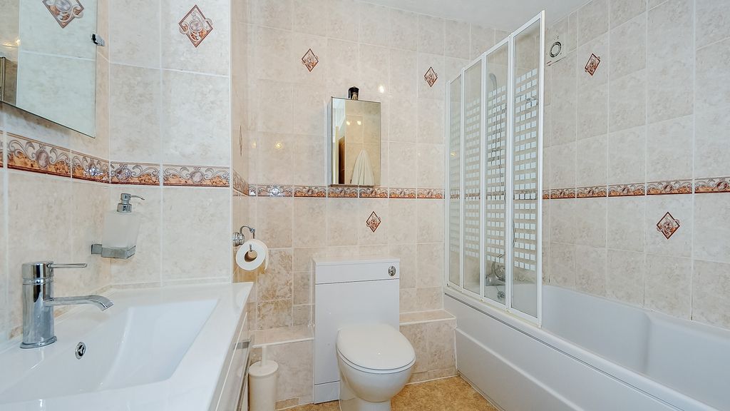 Property photo 3 of 8 12 Talbot Court Bath