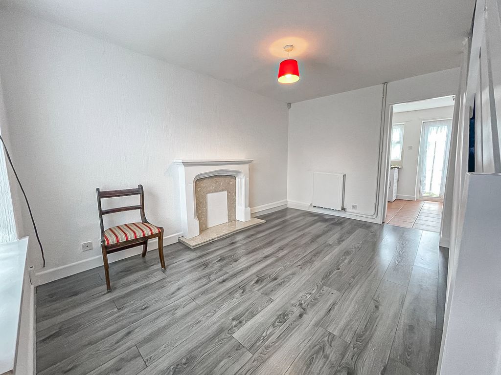 Property photo 3 of 8 20250523-Photo-2025-05-23-14-33-24 220250523